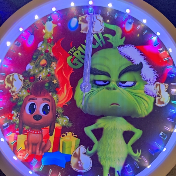 Grinch clock - Picture 13 of 14